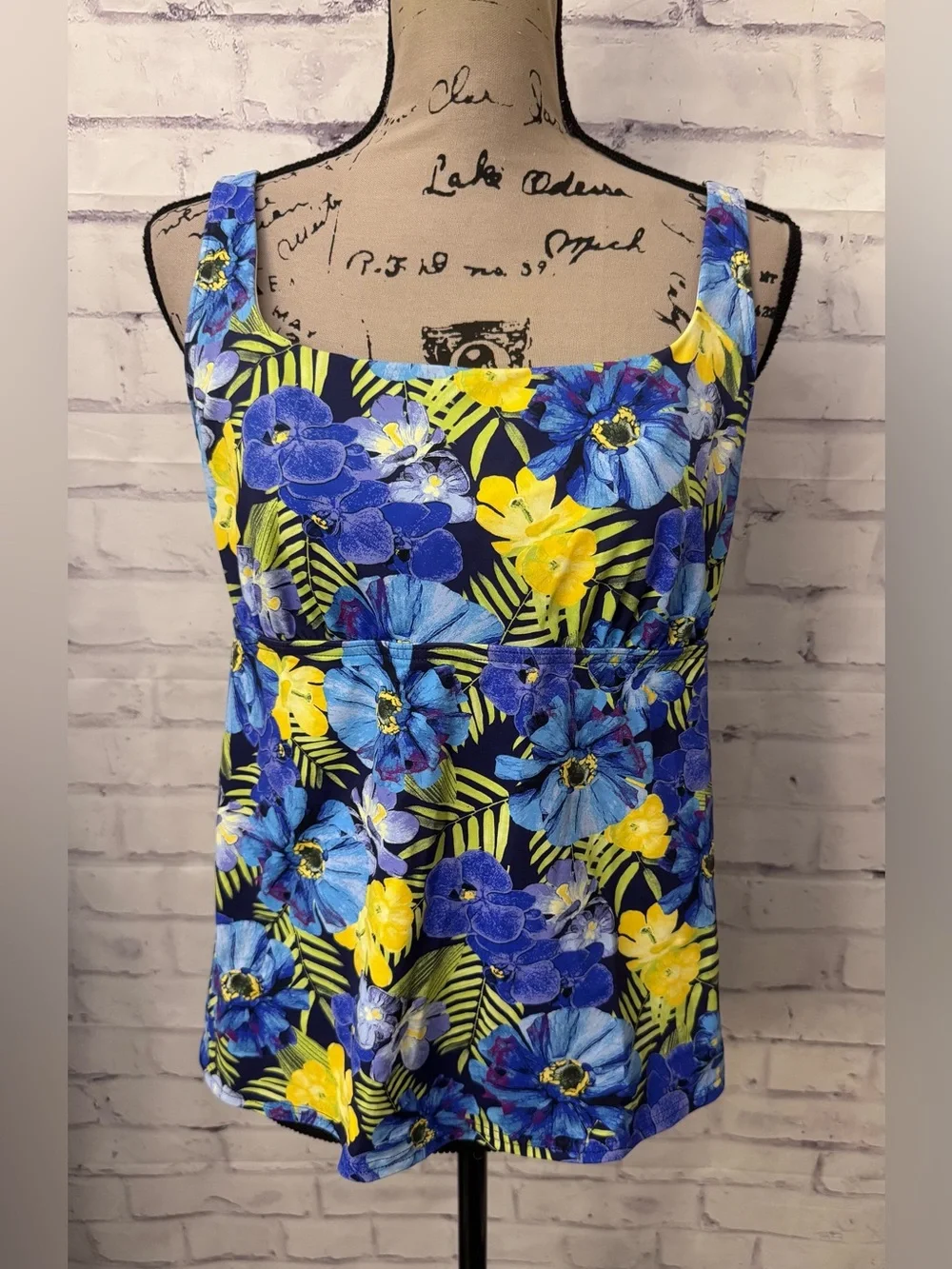 Lands' End 14P Orchid Floral Square Neck‎ Underwire Tankini Swimsuit Top Modest